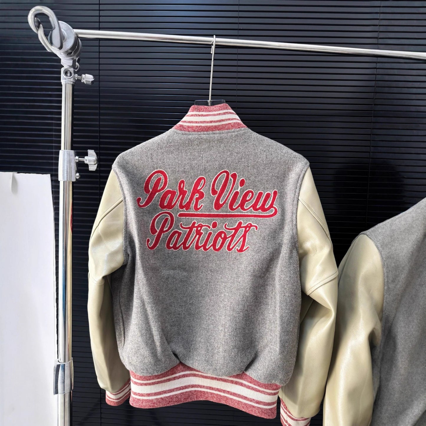 Slim Fit Baseball Jacket Men – Trendy Clean Style Casual Outerwear